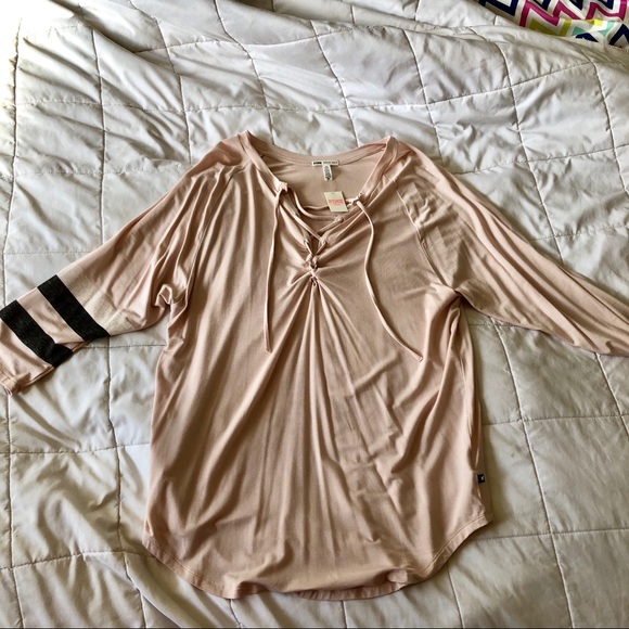 PINK Victoria's Secret Tops - HP!🎉 NWOT 3/4 Sleeve Lace Up Tee